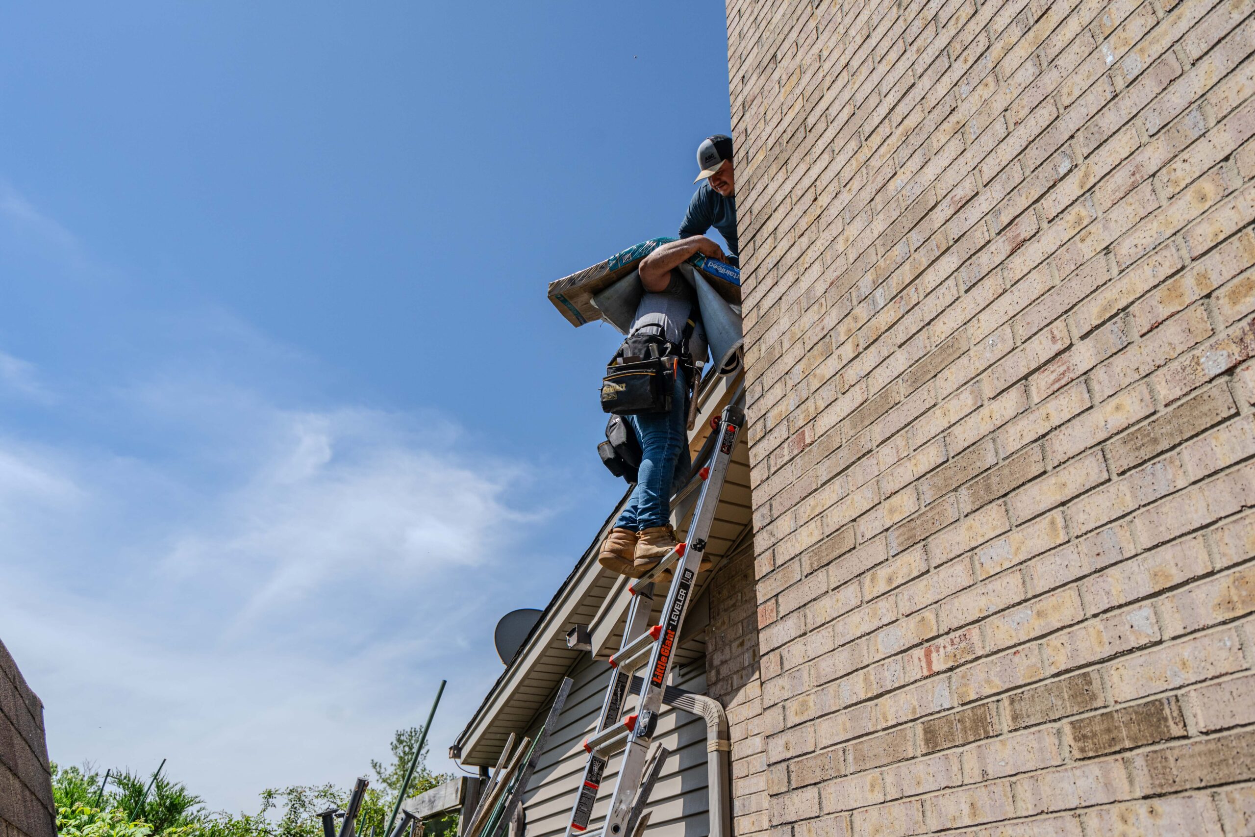 Lakota Roofing crew at work in Greater Cincinnati